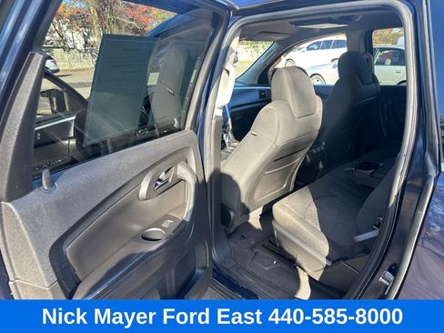 Used 2011 Chevrolet Traverse LT w/ Personal Connectivity Package image 17