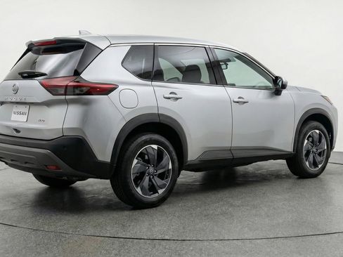 Used 2025 Nissan Rogue SV AWD/4WD image 9