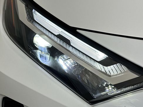 Used 2024 Toyota RAV4 XLE w/ Convenience Package FWD image 9
