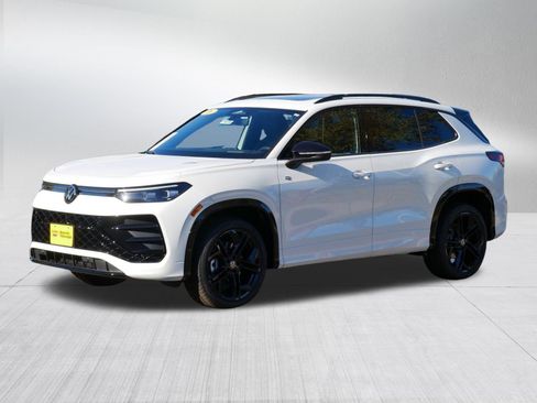New 2026 Volkswagen Tiguan SE R-Line AWD/4WD image 2