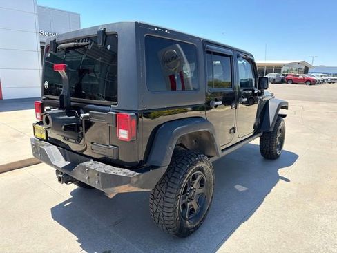 Used 2012 Jeep Wrangler Unlimited Rubicon w/ Dual Top Group AWD/4WD image 7