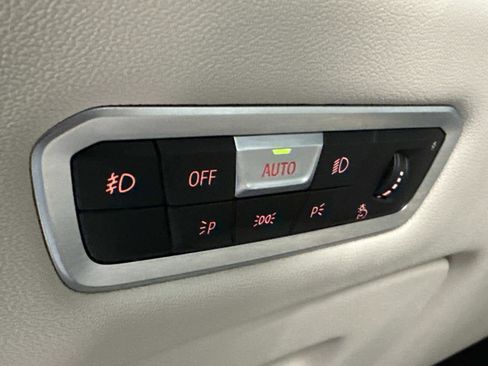 Used 2021 BMW X6 M50i w/ Executive Package image 28