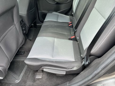Used 2017 Ford Escape SE image 3