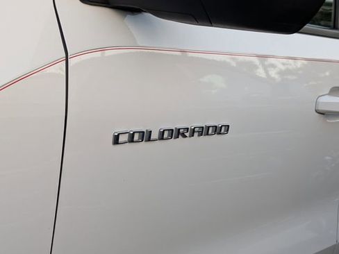 Used 2023 Chevrolet Colorado Z71 w/ Z71 Convenience Package 2 AWD/4WD image 5