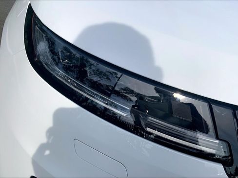 New 2026 Land Rover Range Rover Sport Dynamic SE AWD/4WD image 13