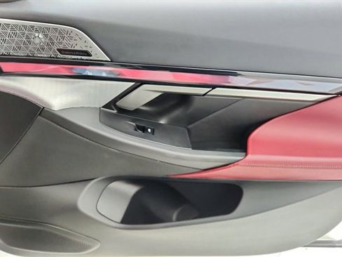 Used 2025 BMW i5 eDrive40i w/ M Sport Package image 23