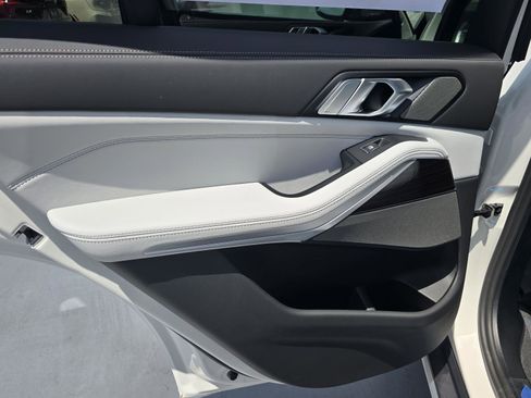 New 2026 BMW X5 sDrive40i w/ Premium Package RWD image 9