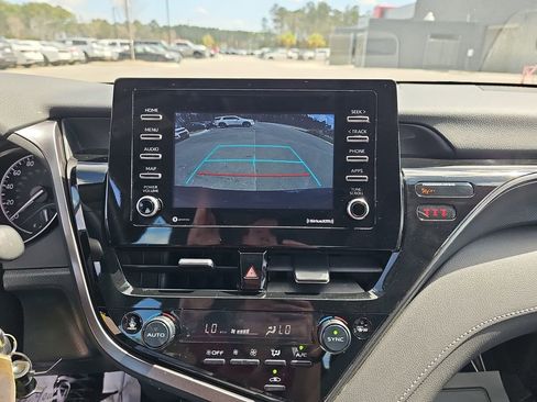 Used 2024 Toyota Camry SE image 27