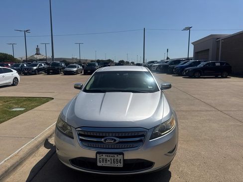 Used 2011 Ford Taurus Limited FWD image 2