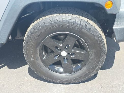 Used 2017 Jeep Wrangler Unlimited Sport w/ Quick Order Package 24S AWD/4WD image 13