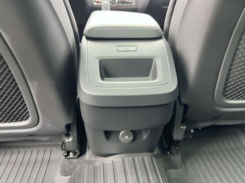 Used 2023 Volvo XC60 B5 Plus w/ Climate Package image 15