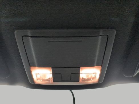 Certified 2017 Ford Explorer XLT AWD/4WD image 18