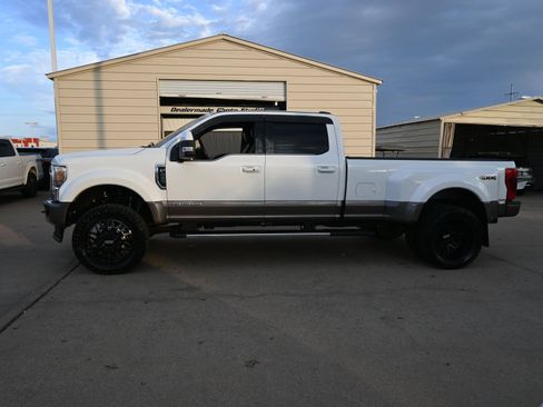 Used 2022 Ford F450 King Ranch image 2