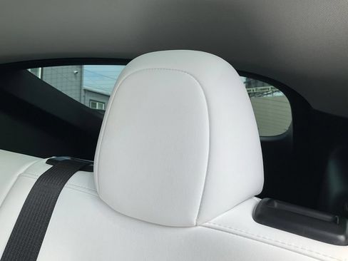 Used 2021 Tesla Model Y Long Range AWD/4WD image 33