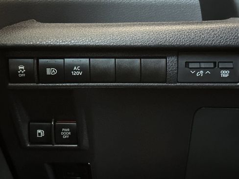 Used 2024 Toyota Sienna XLE Woodland Edition AWD/4WD image 35