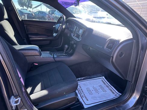 Used 2013 Dodge Charger SE image 12