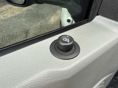 Used 2022 Ford E-350 and Econoline 350 Super Duty image 23