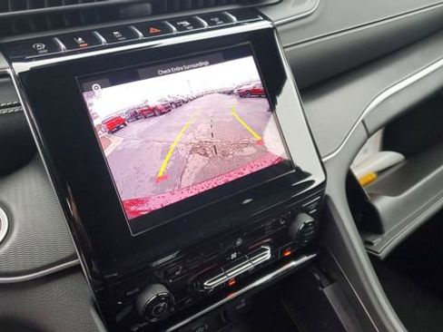 Certified 2024 Jeep Grand Cherokee L Laredo image 15