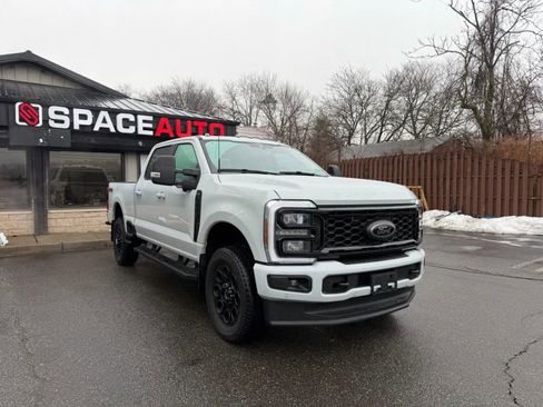 Used 2025 Ford F350 Lariat w/ Lariat Ultimate Package image 3