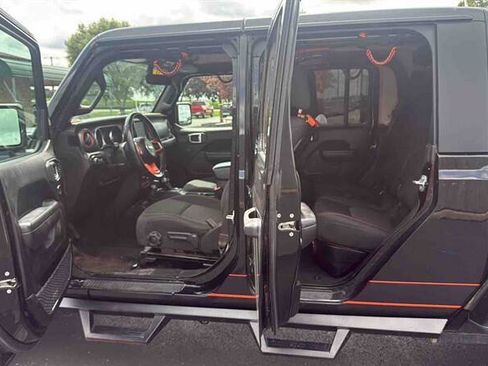 Used 2021 Jeep Gladiator Mojave AWD/4WD image 11