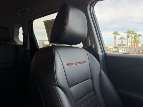 Certified 2025 Nissan Rogue SV image 27