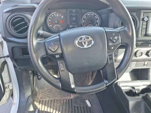Used 2018 Toyota Tacoma SR RWD image 13