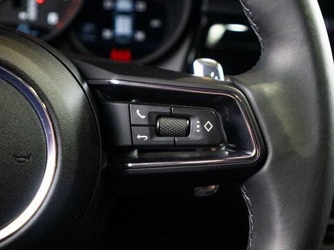 Used 2025 Porsche Macan image 34