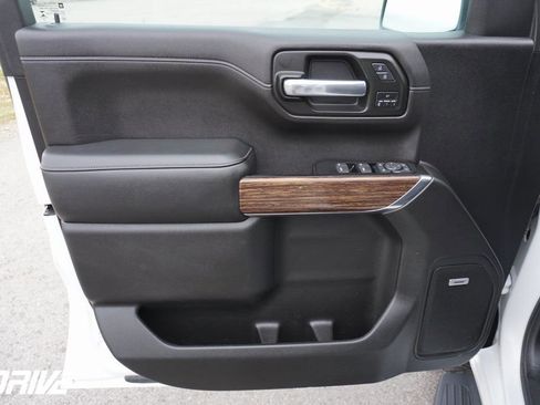 Used 2019 Chevrolet Silverado 1500 High Country image 18