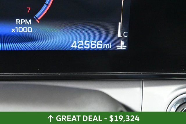 Used 2025 Chevrolet Trax LT FWD image 36