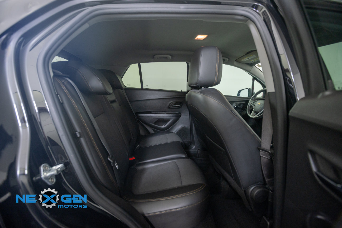 Used 2022 Chevrolet Trax LT w/ Midnight Edition AWD/4WD image 34
