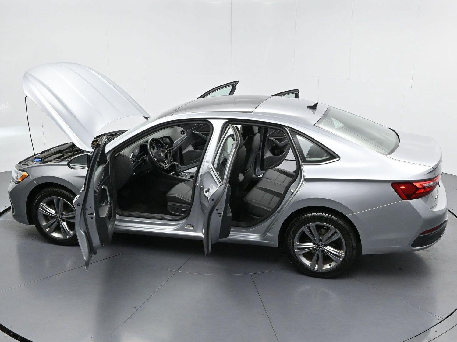 Used 2024 Volkswagen Jetta SE FWD image 41