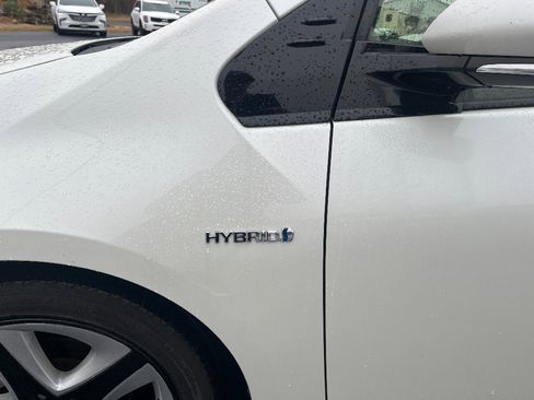 Used 2016 Toyota Prius Three Touring image 13