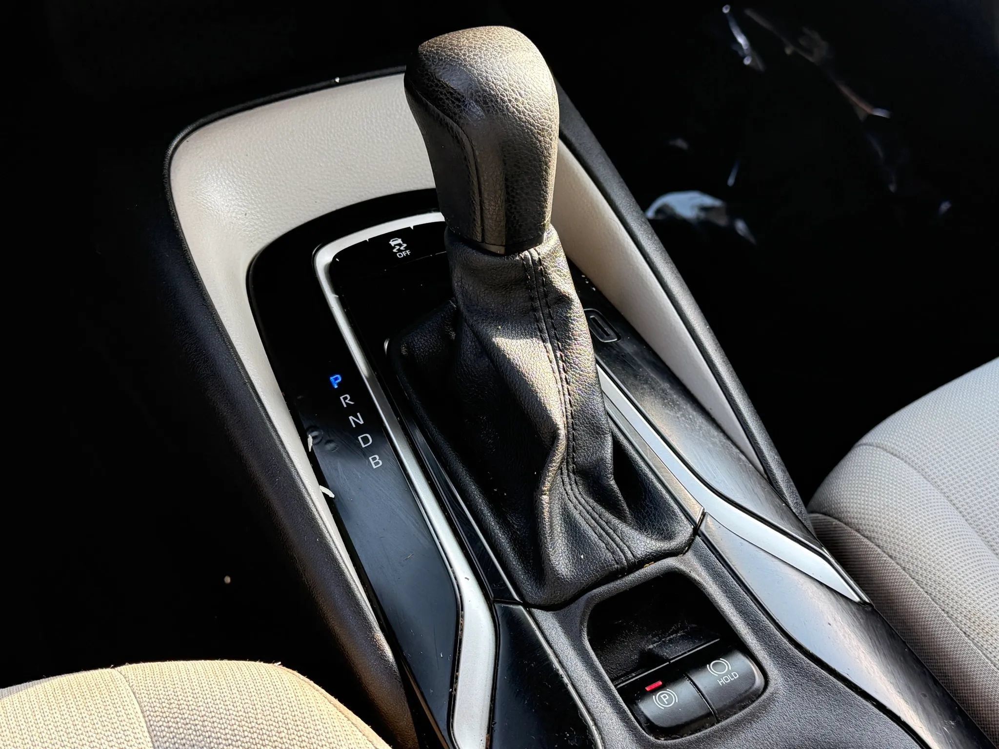 Used 2021 Toyota Corolla LE FWD image 26