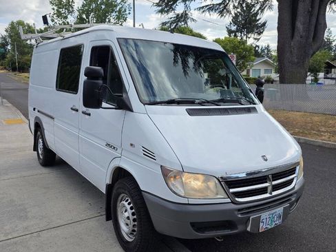Used 2006 Dodge Sprinter 2500 w/ PWR Convenience Group image 3