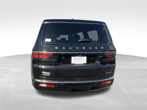 Used 2023 Jeep Wagoneer Series II AWD/4WD image 7