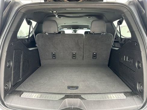 Used 2023 Chevrolet Suburban Premier image 13
