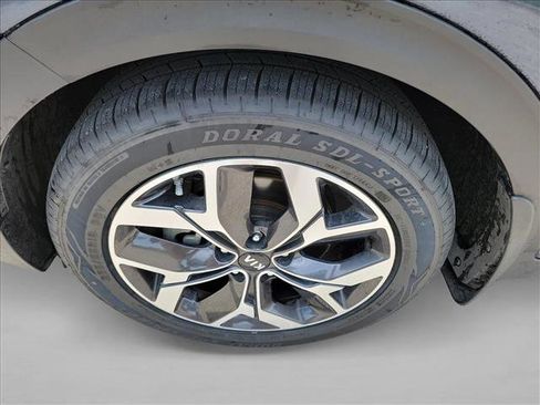 Used 2021 Kia Sportage EX w/ EX Technology Package FWD image 9