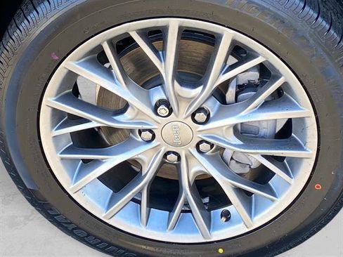 Used 2022 Jeep Grand Cherokee L Summit w/ Luxury Tech Group V image 28