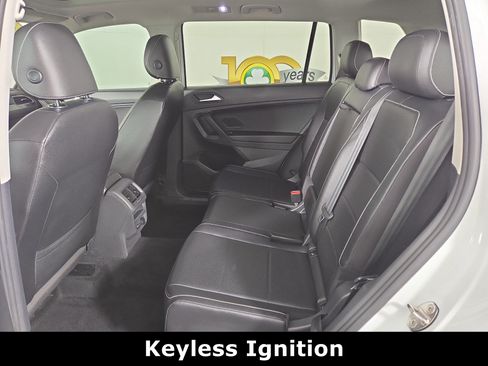Used 2021 Volkswagen Tiguan SEL AWD/4WD image 13