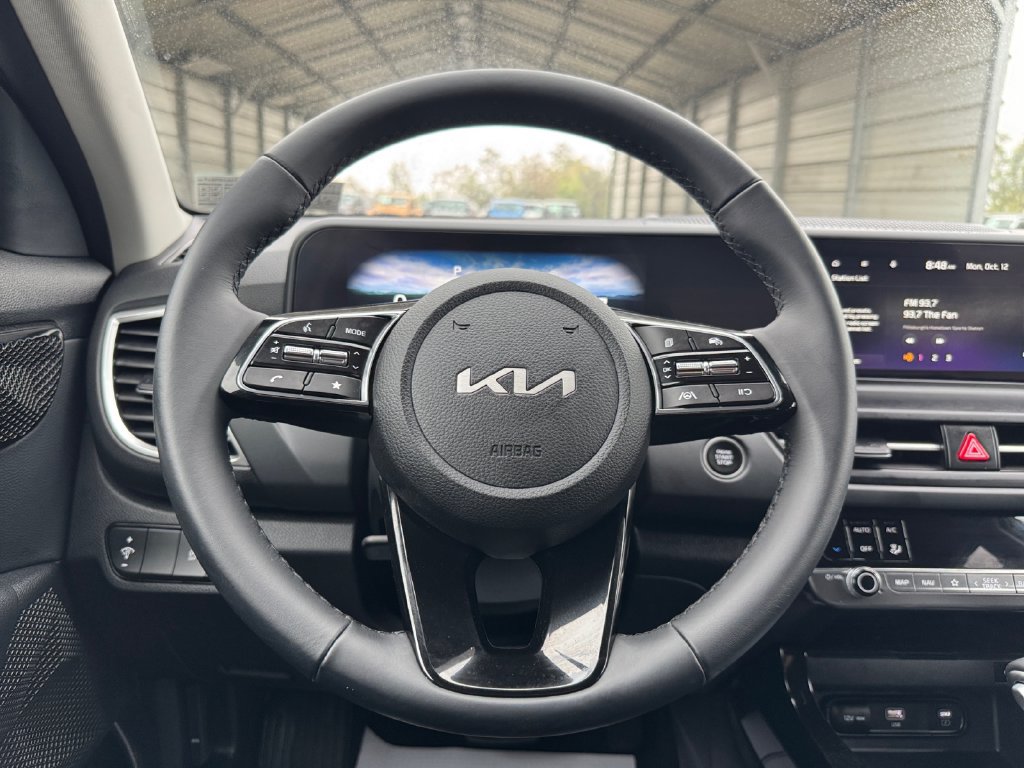 Certified 2025 Kia Seltos EX AWD/4WD image 15