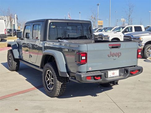 New 2025 Jeep Gladiator Sport image 3