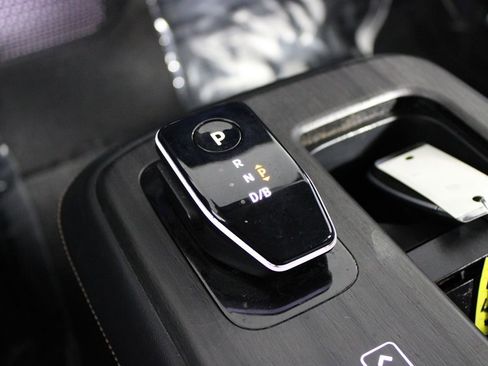 Used 2024 Nissan Ariya FWD image 20