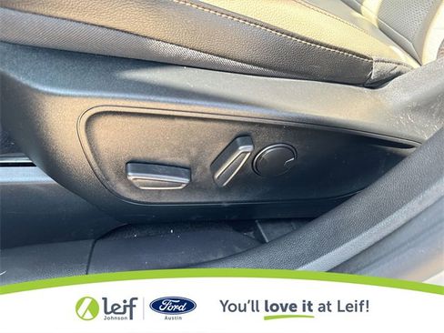 Used 2020 Ford Escape Titanium image 18