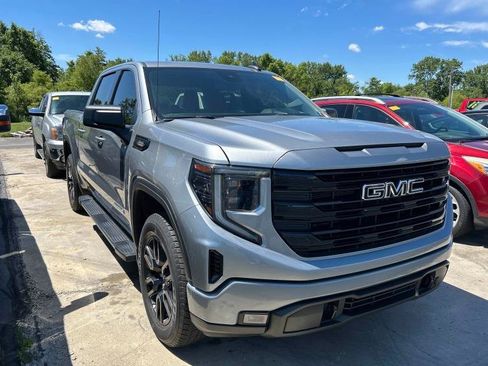 Used 2023 GMC Sierra 1500 Elevation AWD/4WD image 2