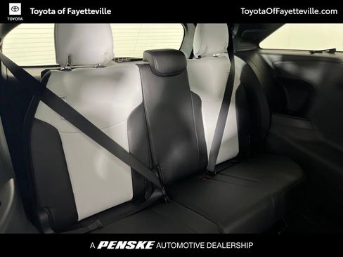Used 2026 Toyota Sienna XSE FWD image 14