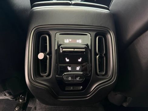 Used 2021 Aston Martin DBX AWD/4WD image 33