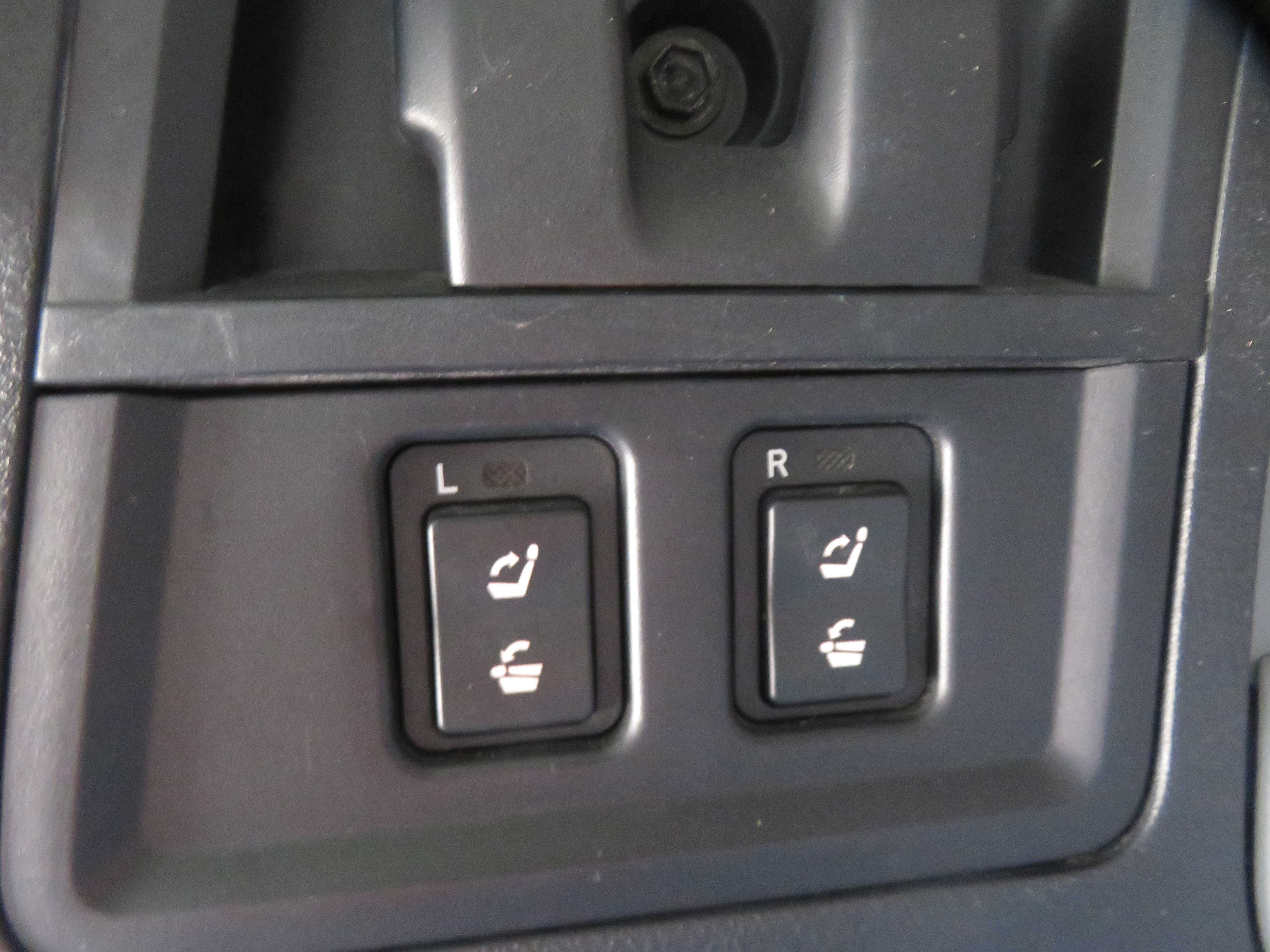 Used 2012 Toyota Sequoia Platinum AWD/4WD image 60