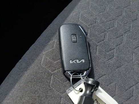 Used 2025 Kia Seltos S FWD image 28