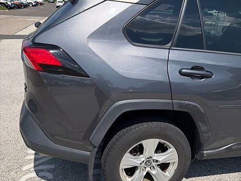 Used 2021 Toyota RAV4 XLE AWD/4WD image 5