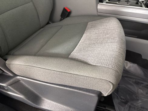 Used 2025 Ford F250 XLT w/ FX4 Off-Road Package image 27